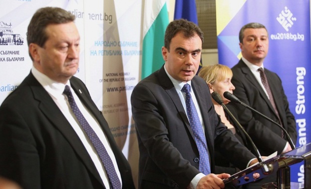 Това което с колеги народни представители видяхме в секретното деловодство