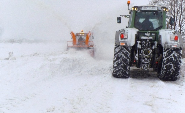 Шофьорите да карат внимателно и със скорост съобразена със зимните