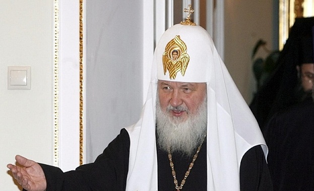 Вицепрезидентът Илияна Йотова посрещна на летището руският патриарх Кирил който