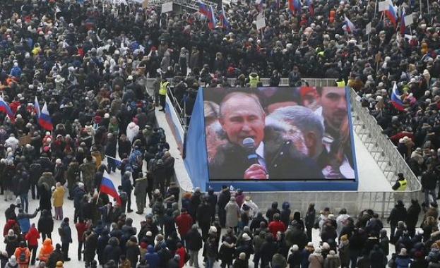 Президентът Владимир Путин обеща „победи за Русия на многохиляден митинг
