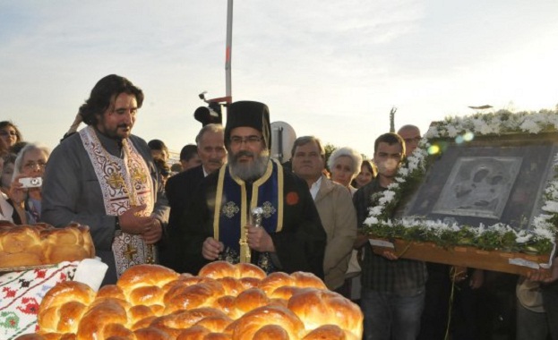 Чудотворната икона на Света Богородица Скоропослушница от украинския град Ананиев