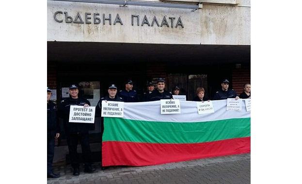 За пореден път в деня на професионалния празник на ГД