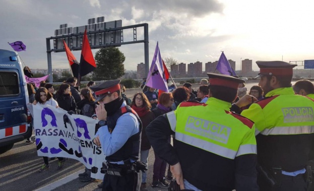 Испания отбелязва Международен ден на жената с безпрецедентна стачка съобщава