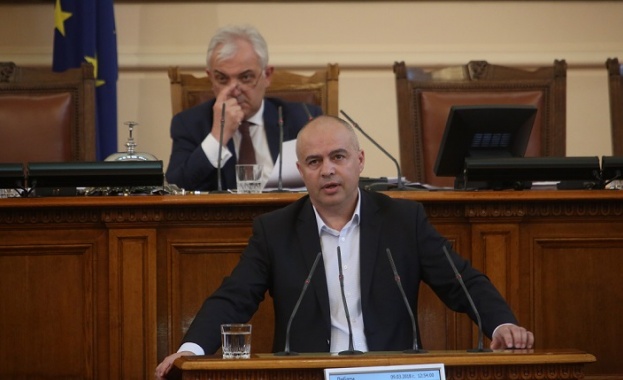 МВР купи 300 нови автомобили които не може да използва