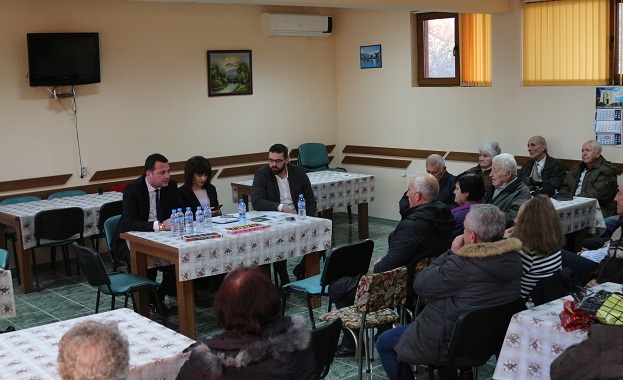 Жители на Скравена се включиха в подписката срещу продажбата на