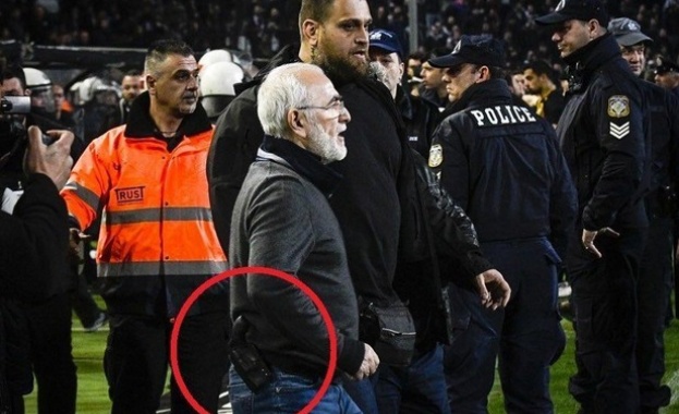 Гръцката полиция е издала заповед за арест на президента на