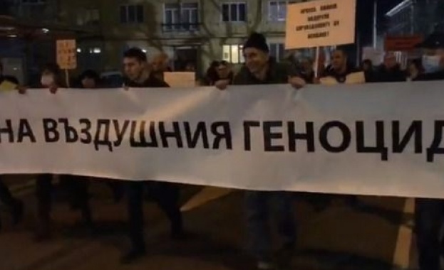 Отново протести заради Виетнамските общежития в София Защо гражданското недоволство