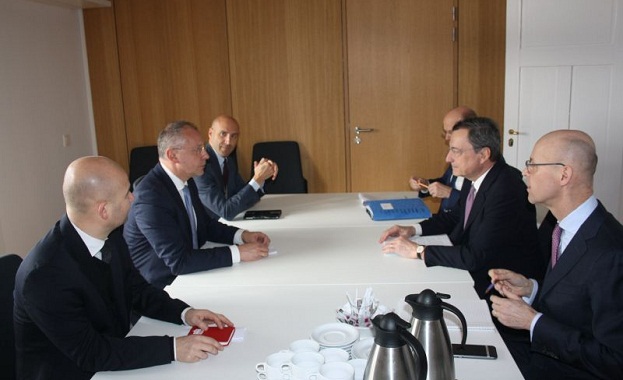 България изпълнява критериите за членство в Еврозоната и има желание