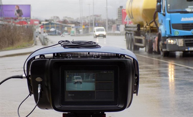 Устройствата разполагат със собствени батерии които издържат по минимум 5