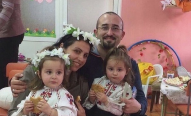 От две години майка живее разделена от двете си дъщери