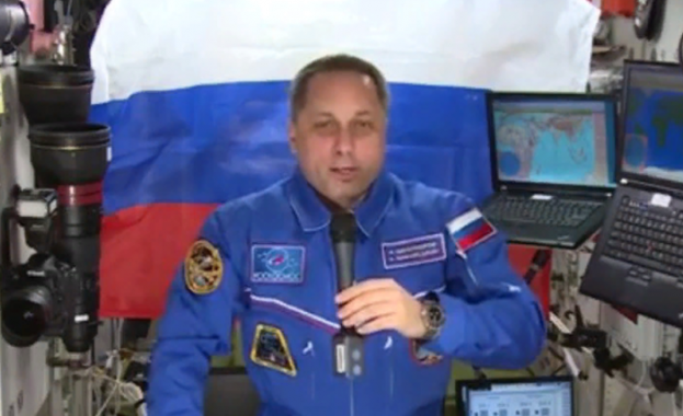 Руският космонавт Антон Шкаплеров гласува за президент на Русия от