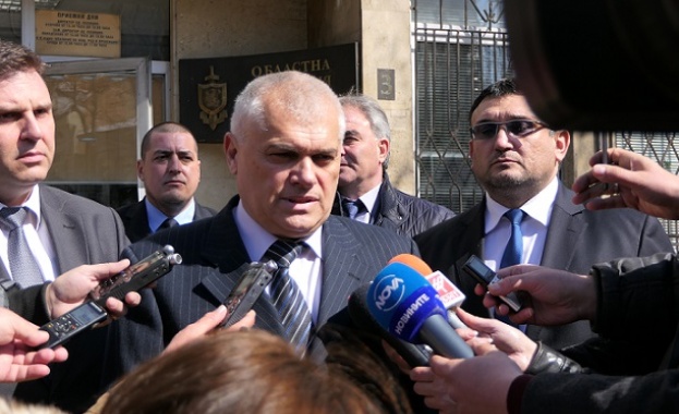 Няма как на всяка дупка да има полицай Но навсякъде