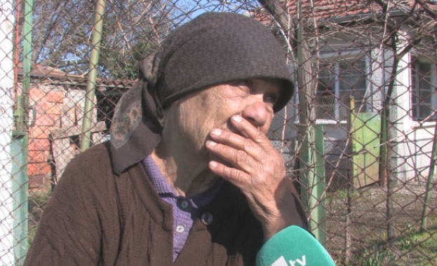Самотно живееща възрастна жена от село Кравино община Опан остана
