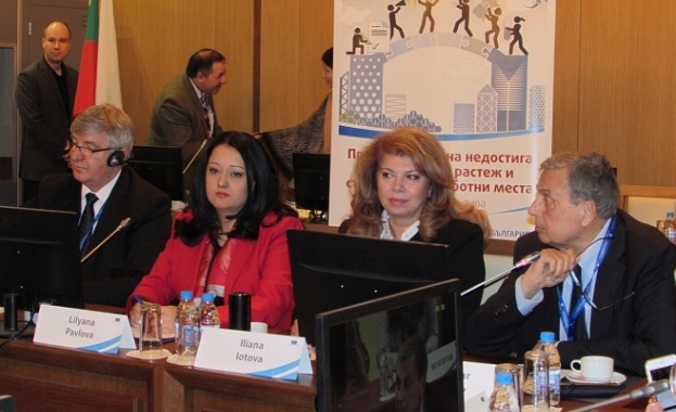 Инвестицията в образование и преформатирането на цялостния му модел така