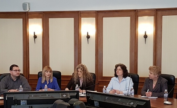 По инициатива на Държавната агенция за закрила на детето се