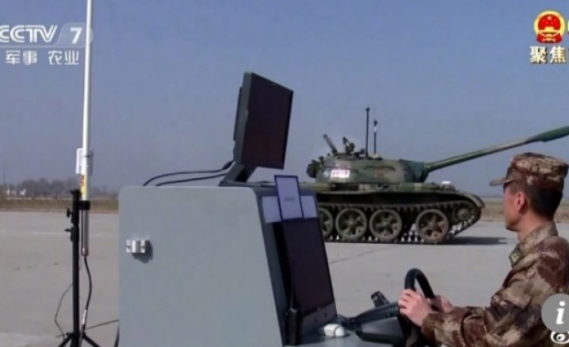 Китай изпитва самоуправляващи се танкове които могат да бъдат снабдени