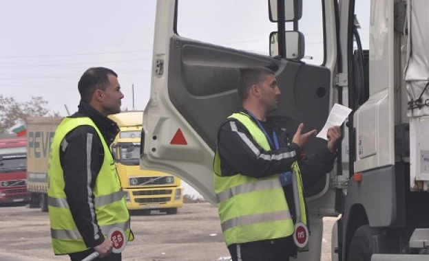 Гръцките власти започнаха масово да тарашат автомобили които идват от