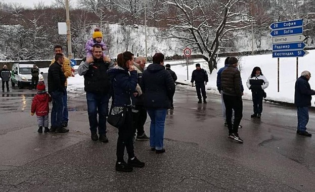 Жителите на два пернишки квартала протестират заради лошото състояние на