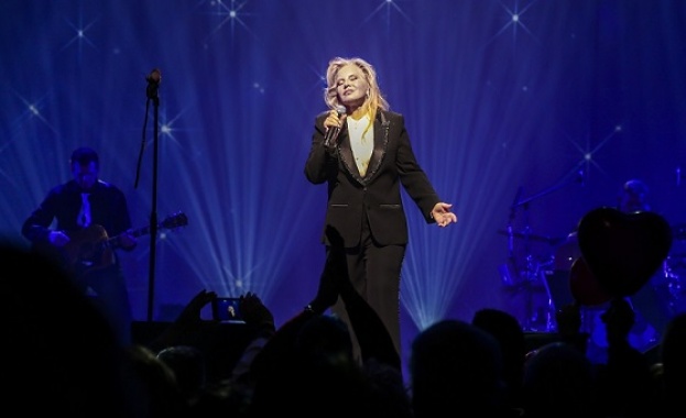 Поради големия интерес към концерта организаторите пускат в продажба втори