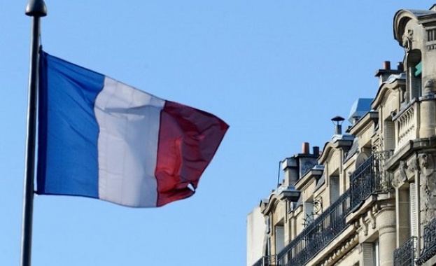 За първи път от десетилетие насам Франция падна под тавана