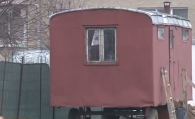 Дете стреля с въздушна пушка тази сутрин от тераса на