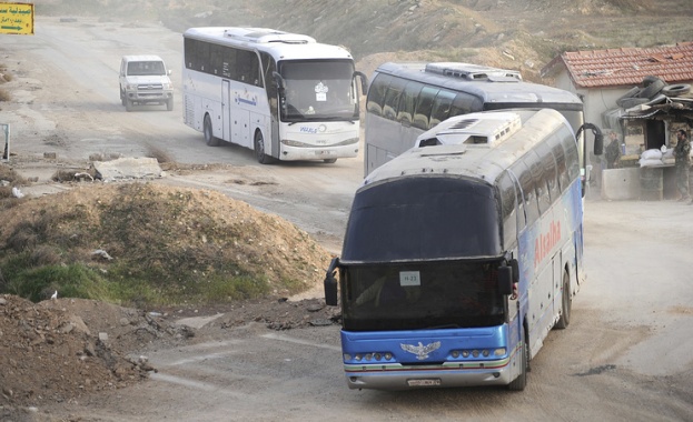 Най големият досега конвой с който бунтовници и мирни жители се