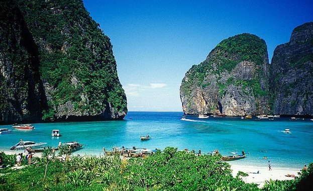 Заливът Мая Бей в Тайланд ще бъде затворен за посетители