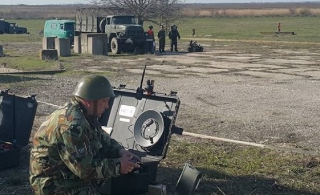 Армията показа ново оборудване и техника за обезвреждане на боеприпаси