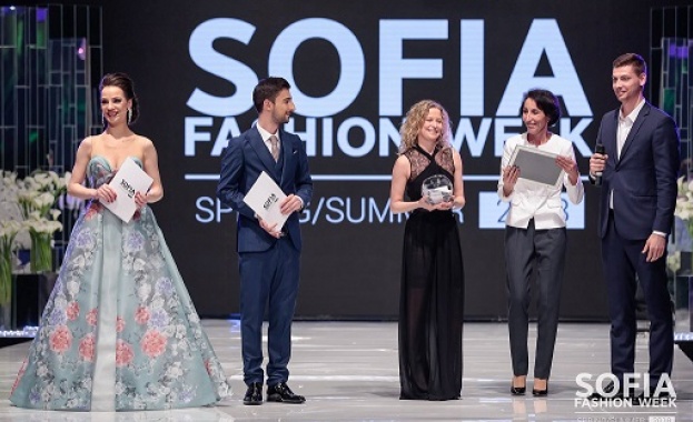 С уникално мапинг шоу посветено на 25 годишнината на Christian of