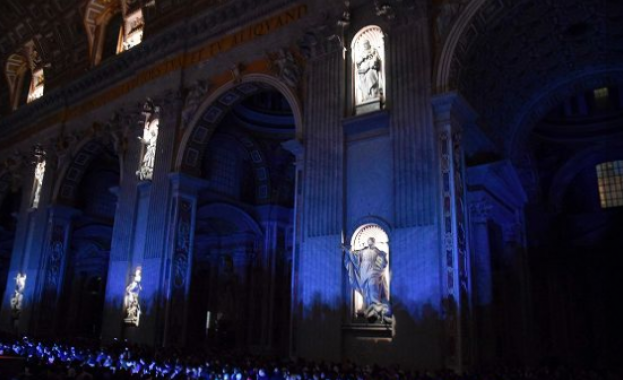 На днешния ден католиците по света честват Възкресение Христово Папа