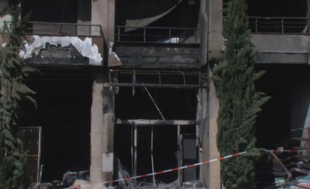 Втори ден след огромния пожар в Сандански информацията сочи към