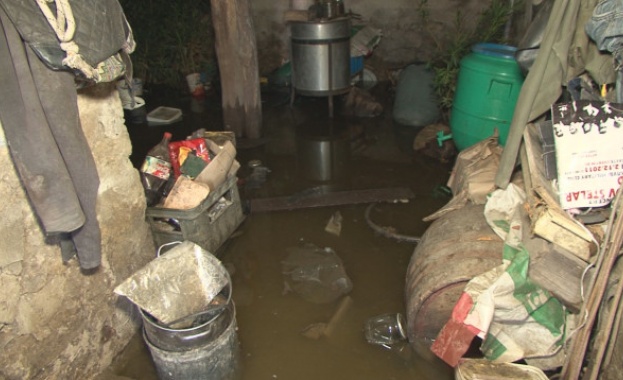 Жителите на община Хайредин твърдят че Малък ВЕЦ Елена е