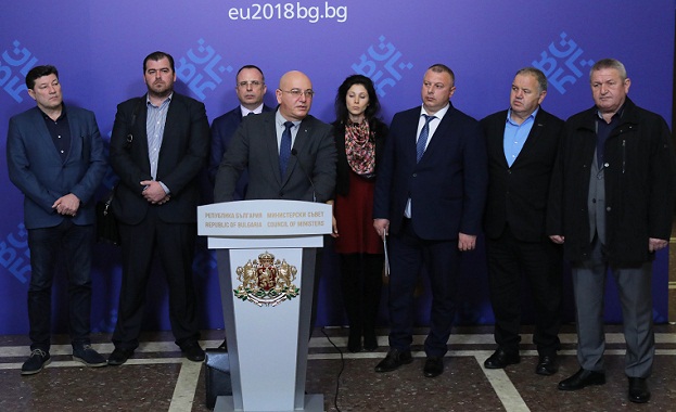 Зърнопроизводителите няма да протестират стана ясно след среща с премиера