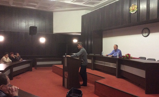 Образованието и компетентността днес не са ценност защото обществената система