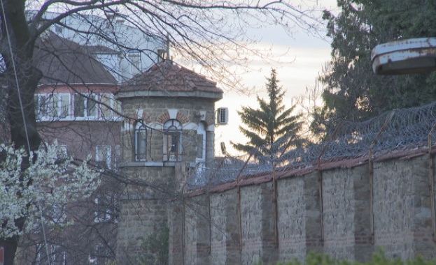 Трети ден вече няма следа от двамата опасни престъпници избягали