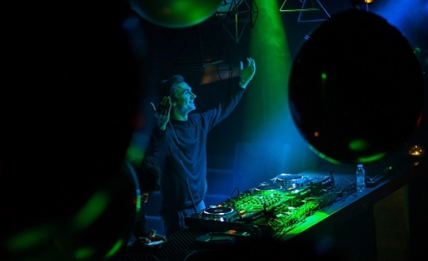 Този уикенд в YALTA CLUB предстои поредния парти уикенд с