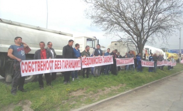 Търговци на горива излязоха на протест в Пловдив Сред тях
