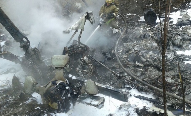 Шест души загинаха, след като вертолет Ми-8 се разби на
