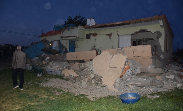 Земетресение с магнитуд 5 1 по Рихтер разлюля Турция 13 души