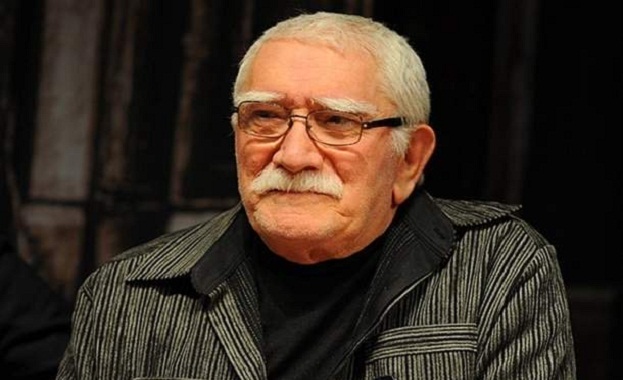 Популярният актьор Армен Джигарханян е излязъл от кома и е