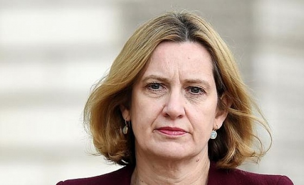 Британският министър на вътрешните работи Амбър Ръд подаде оставка след