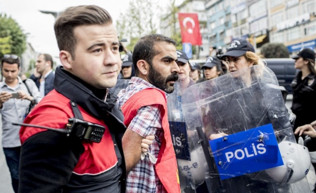 Арестуваха участници в неразрешена демонстрация по случай 1 ви май в