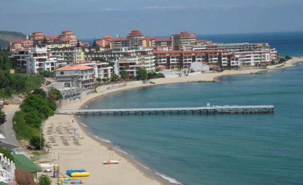 Туристическият сезон в Свети Влас започна месец по рано В