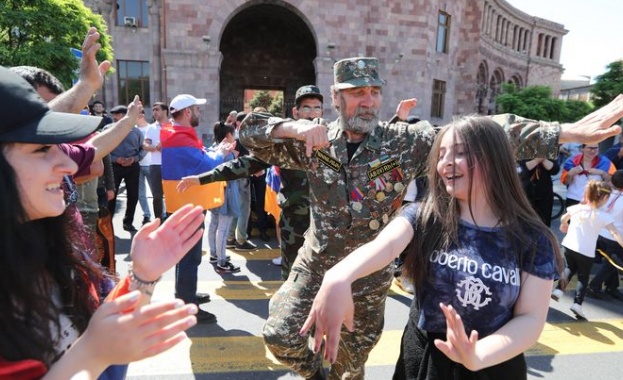 Бързо се разрастват протестите в Армения след като парламентът не