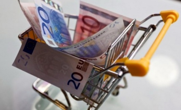 За да изкара месеца на едно четиричленно семейство в Македония