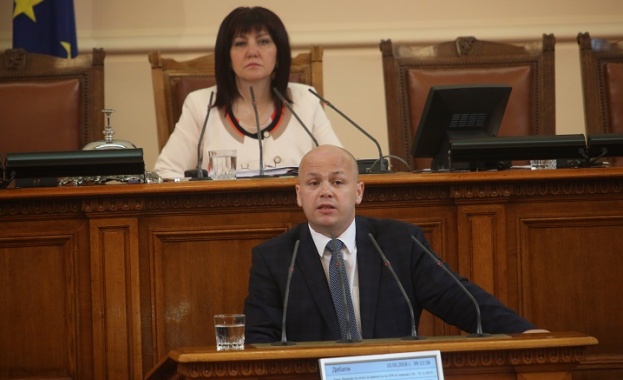 Антон Кутев: Управляващите носят отговорност за свободата на словото „От
