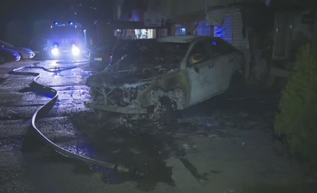 Пожар избухна в столичния квартал Младост 1А пламнаха автомобили