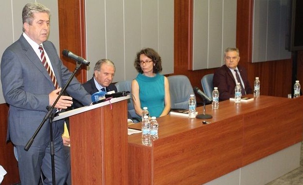 Книгата на Джузепе Консоло обезсилва окончателно всички аргументи на привържениците