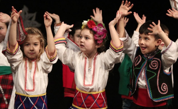 По късно днес във Вашингтон ученици от четирите неделни български училища