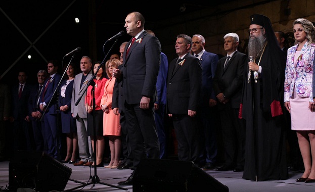 Честта на родината е дело на свободните духом пътят на
